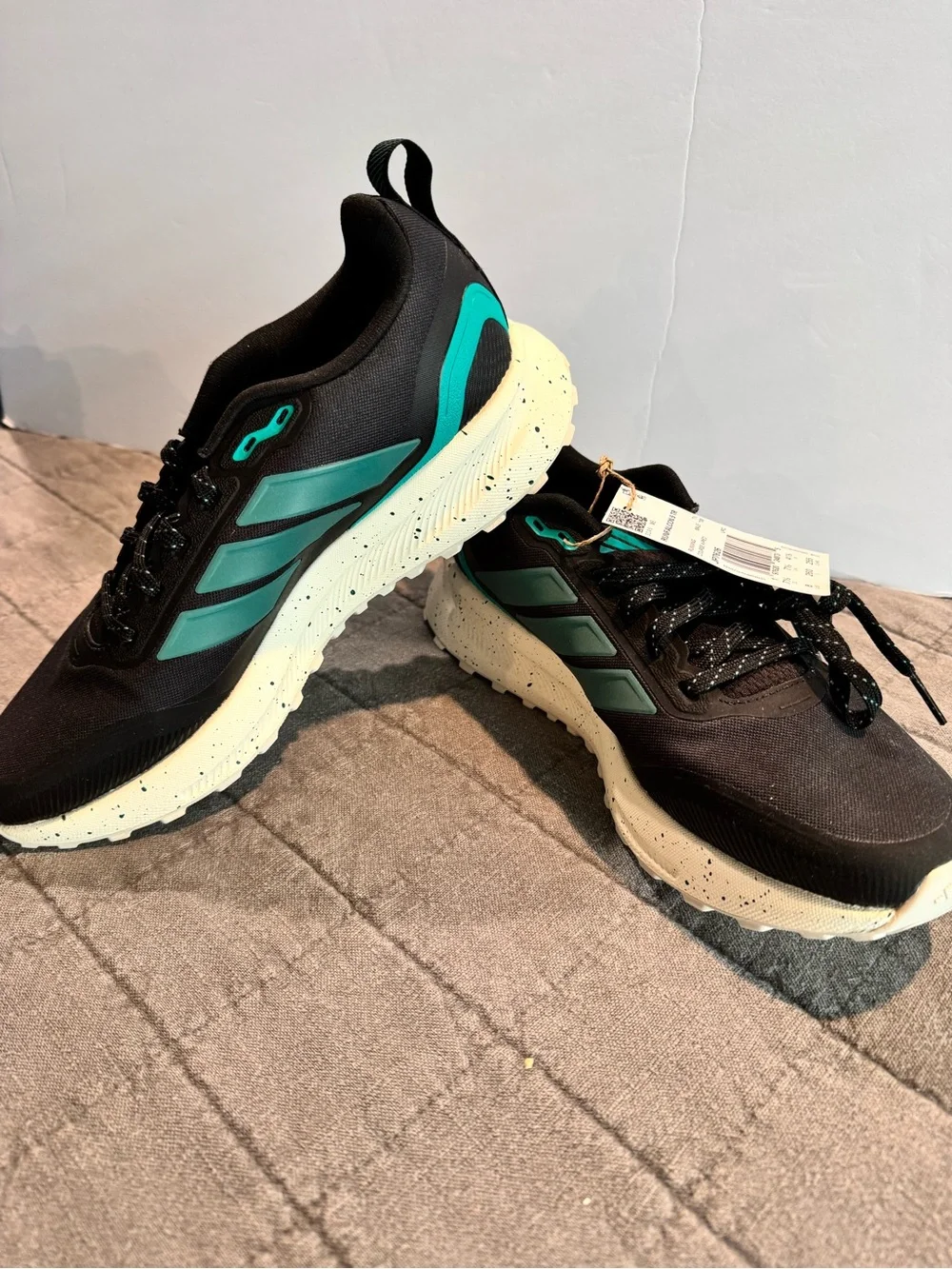 NWT! Adidas Run Falcon 5 Trainers w/ Black and Teal Athletic Shoes